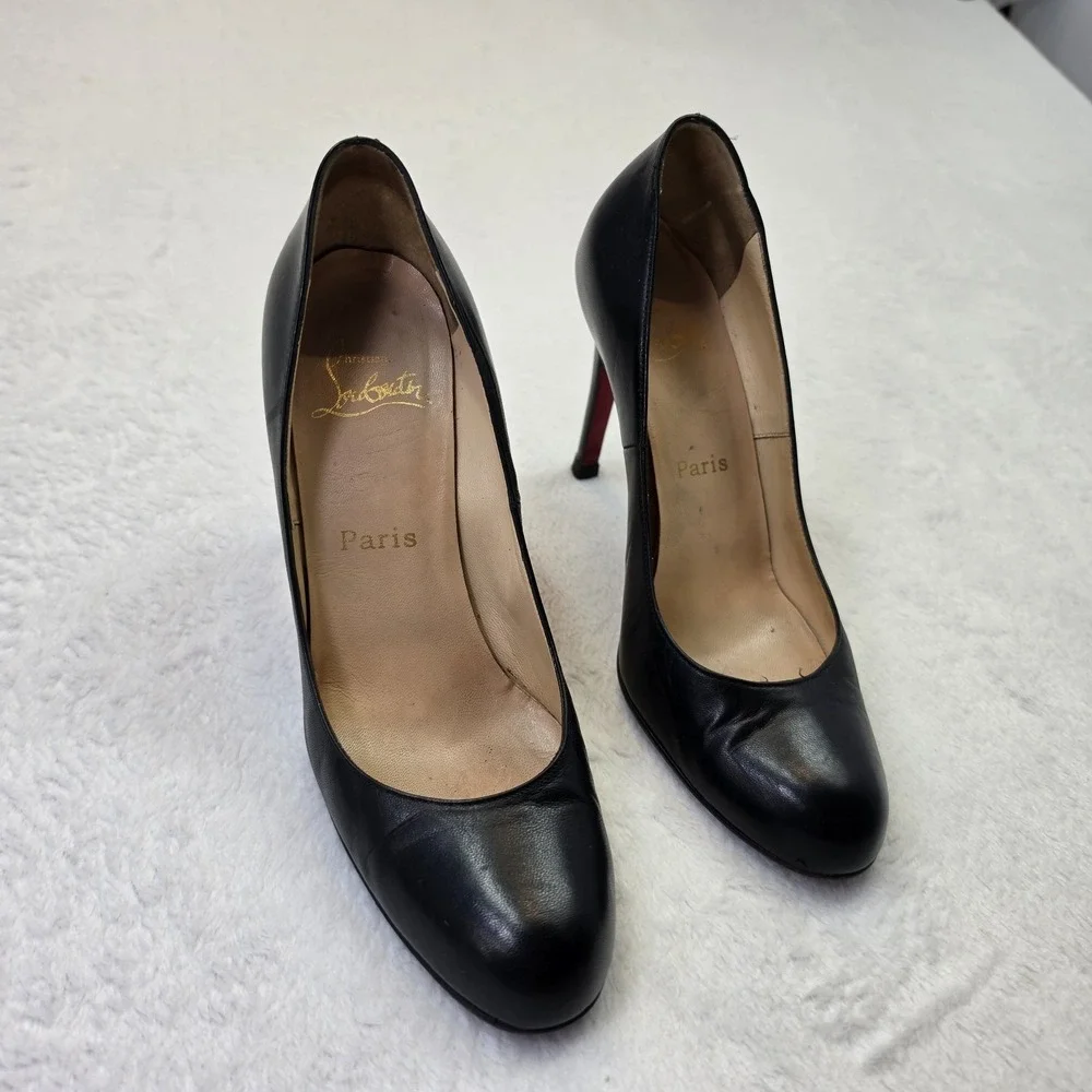 Christian Louboutin Black Leather Pumps Heels Red Sole Size 38.5 Italy
